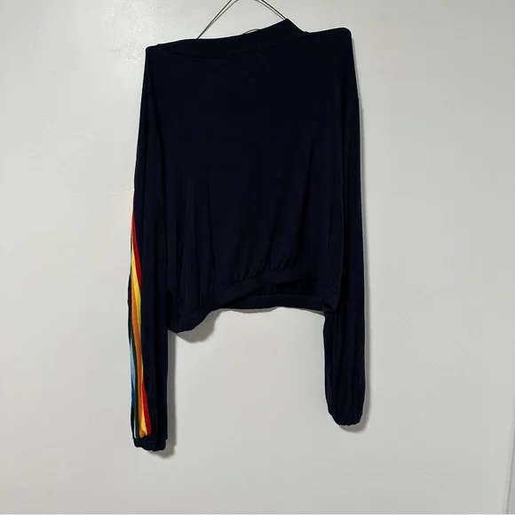 Rainbow Pullover - Picture 4 of 4